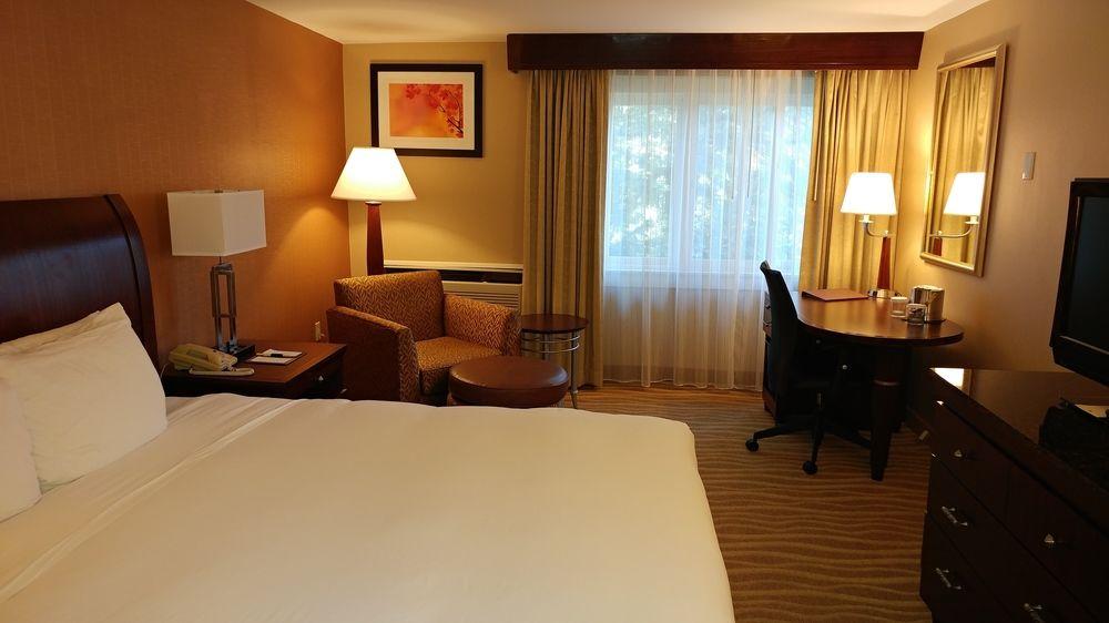 Delta Hotels By Marriott Burlington Exterior foto