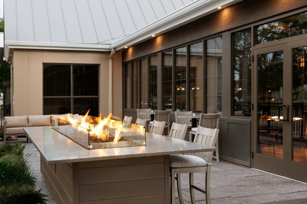 Delta Hotels By Marriott Burlington Exterior foto