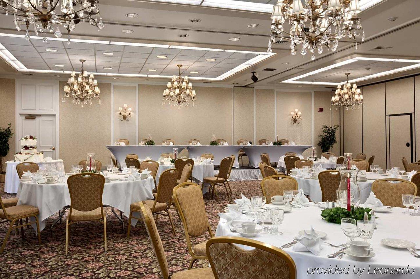 Delta Hotels By Marriott Burlington Restaurante foto